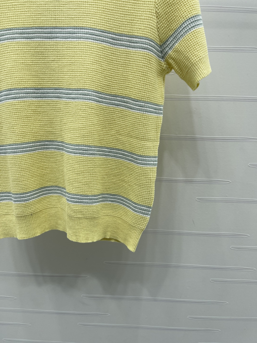 Women's short sleeves